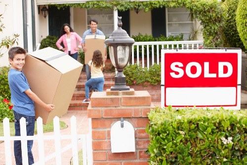 Local van service handling boxes and household items in Mortlake